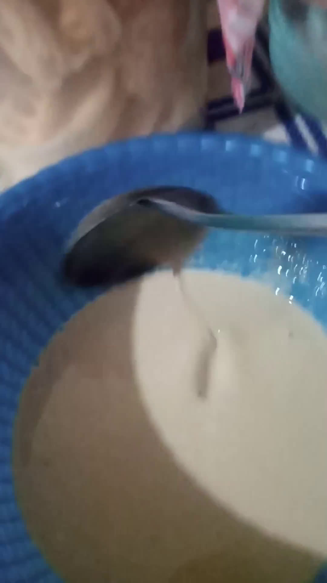 Foto langkah ke 3 dari resep Kue cucur tanpa mixer.