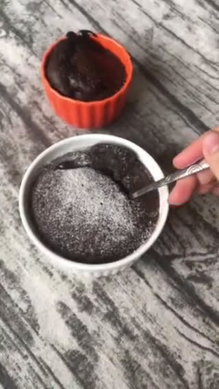 Hình bước làm 1 của món Lava cake
