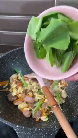 Foto langkah ke 4 dari resep Kwetiaw Goreng ala Chinese Resto.