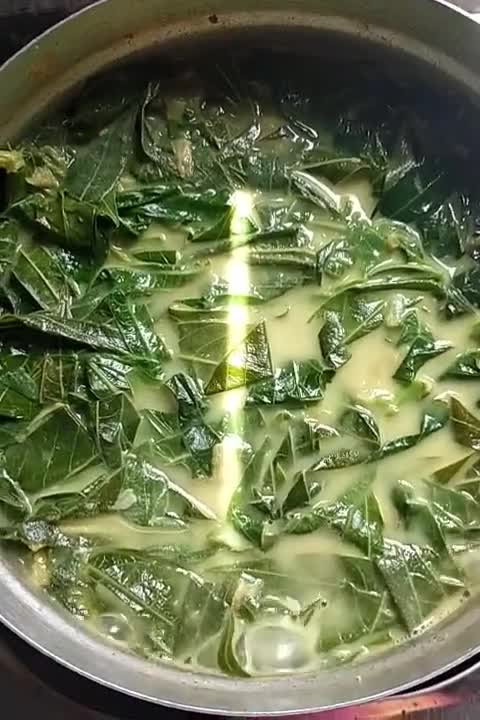 Gambar langkah 5 resipi Masak lemak pucuk ubi.