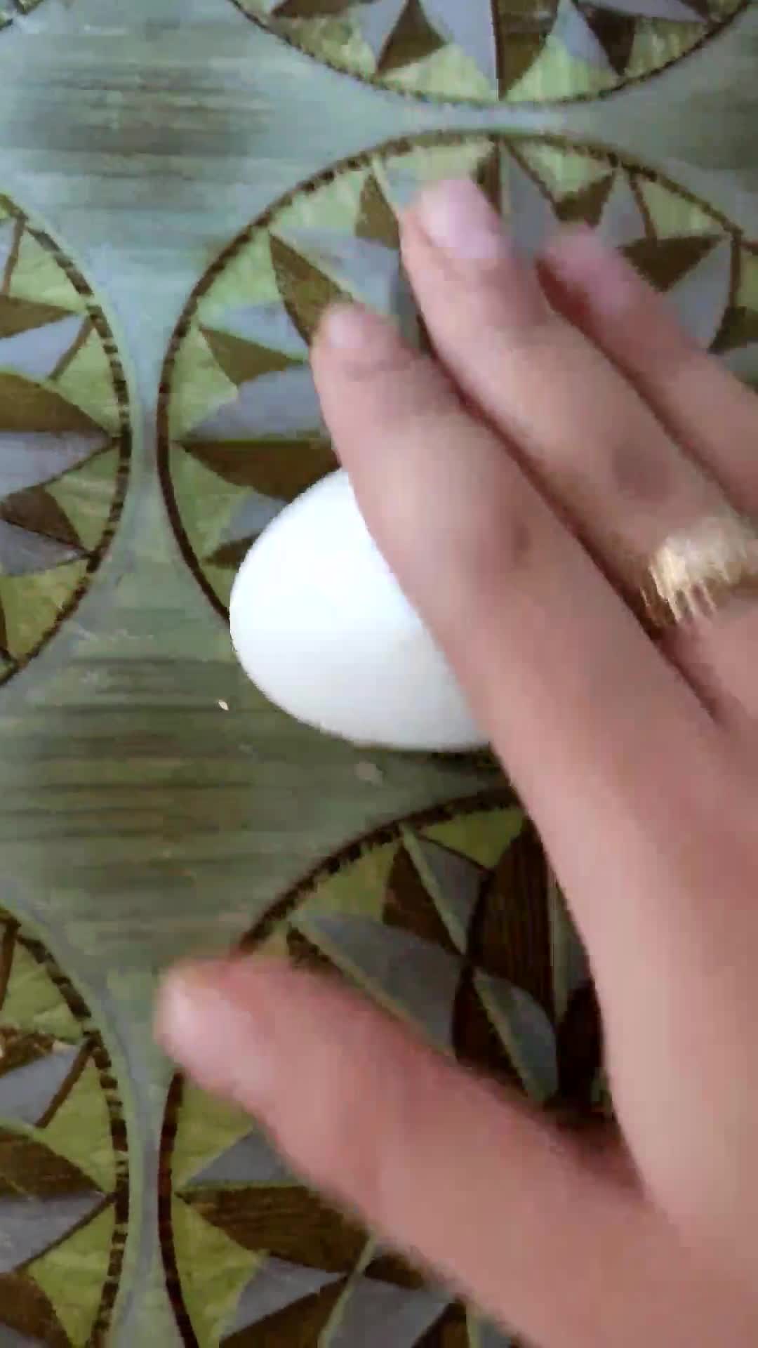 عکس مرحله 3 از دستور 🥚نحوه پختن تخم مرغ آبپز و عسلی ونحوه صحیح پوست گرفتن🍳