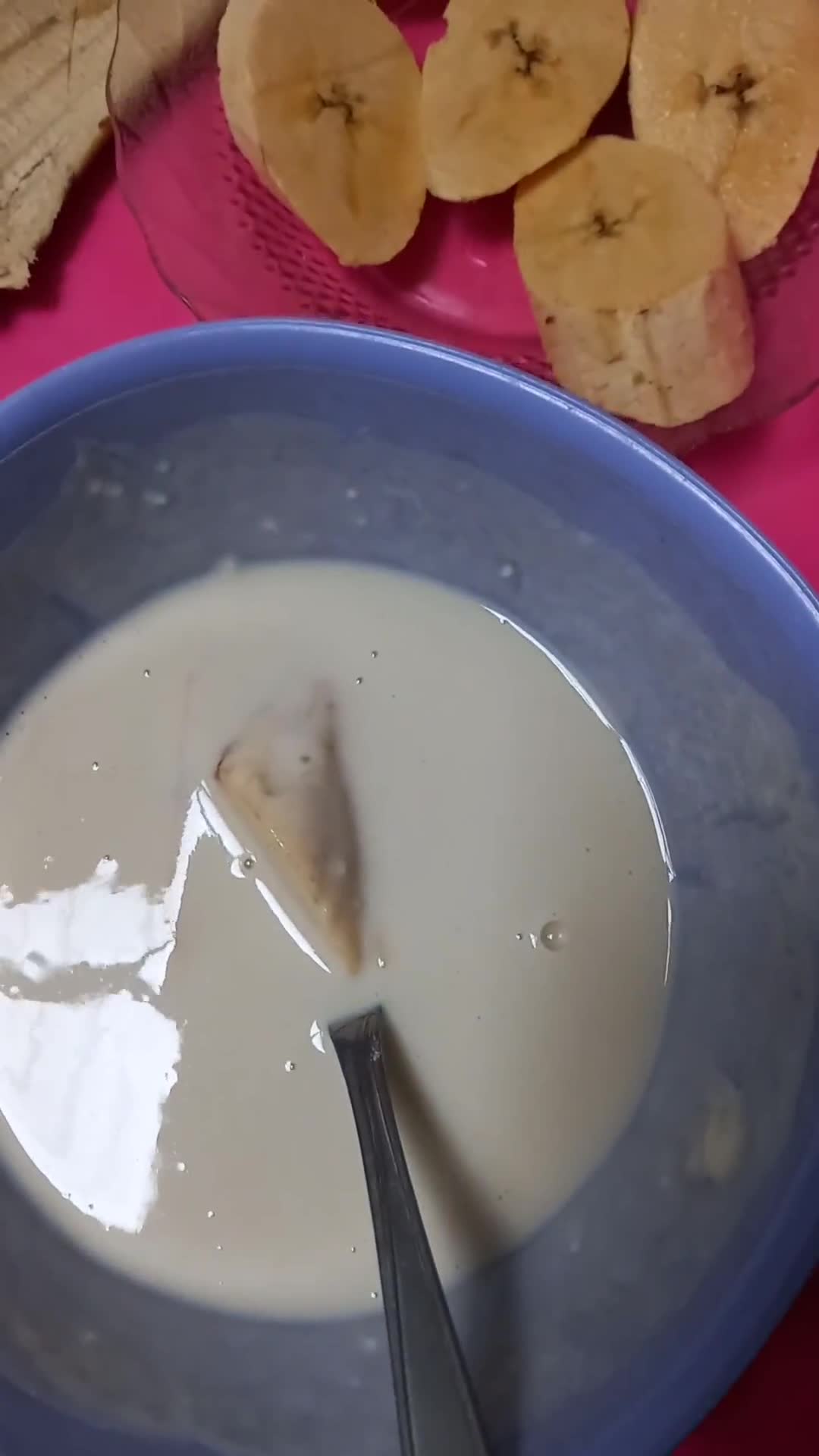 Foto langkah ke 3 dari resep Pisang Tanduk Goreng.