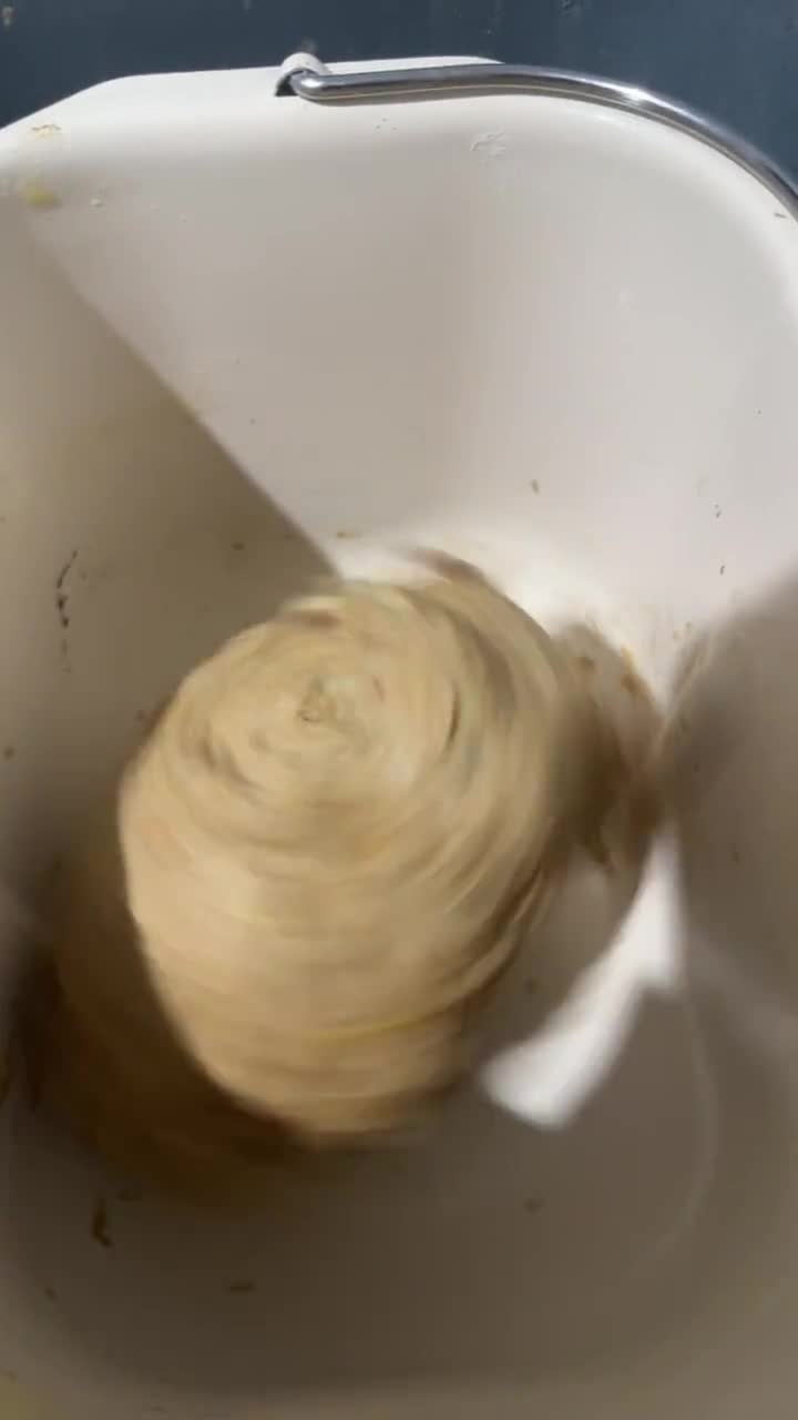 Foto langkah ke 4 dari resep Roti kurma kenari aroma kopi ala fe.