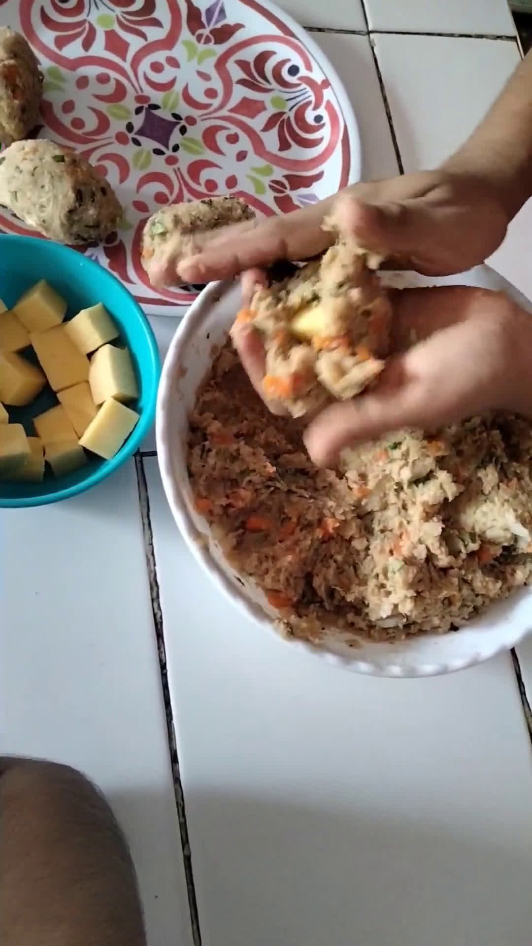 Foto del paso 5 de la receta: Croquetas de atún rellenas de queso manchego