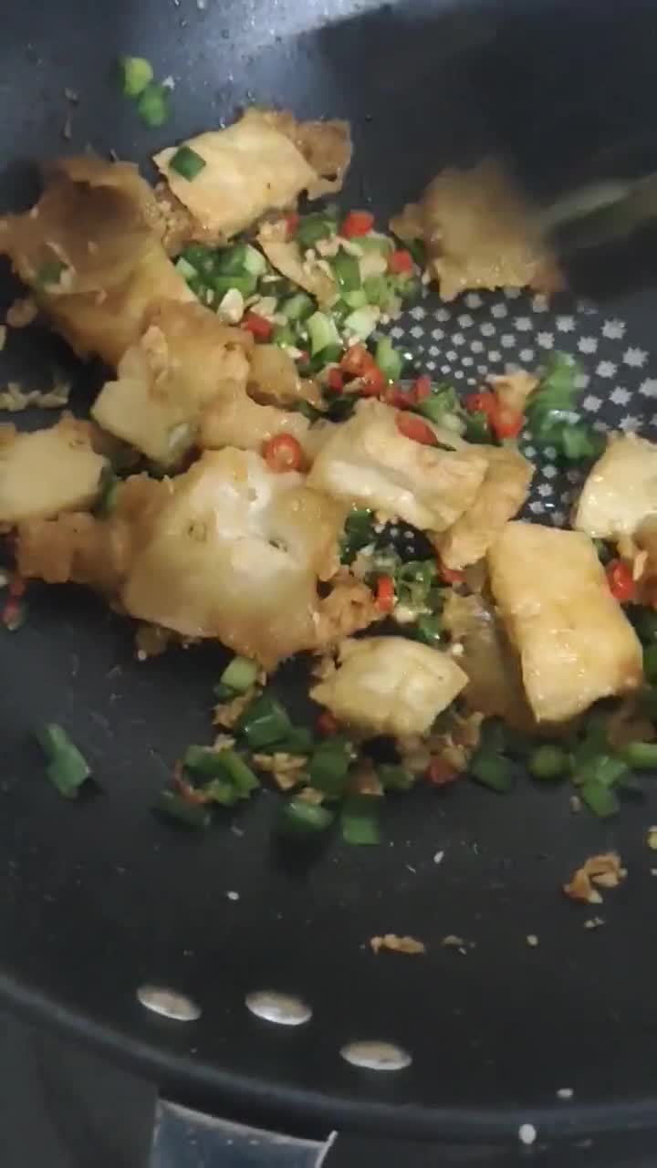 Foto langkah ke 5 dari resep Tahu Cabe Garam.