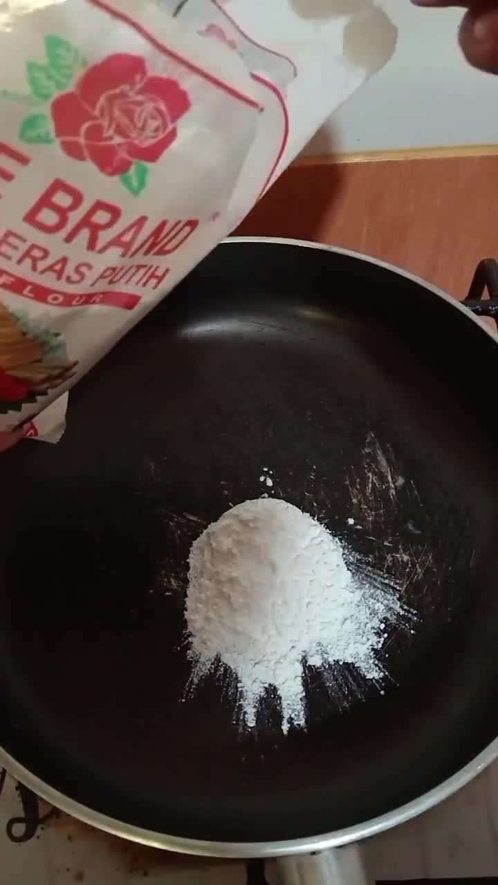 Foto langkah ke 4 dari resep Kue Mentho isi Daging Gluten Free khas Sumenep.