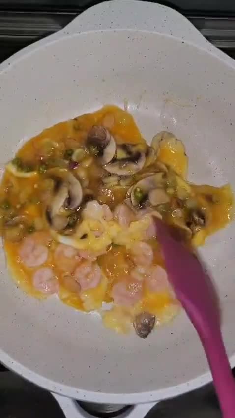 Foto langkah ke 4 dari resep Nasi Telur Hongkong (Chiffon Egg Rice).