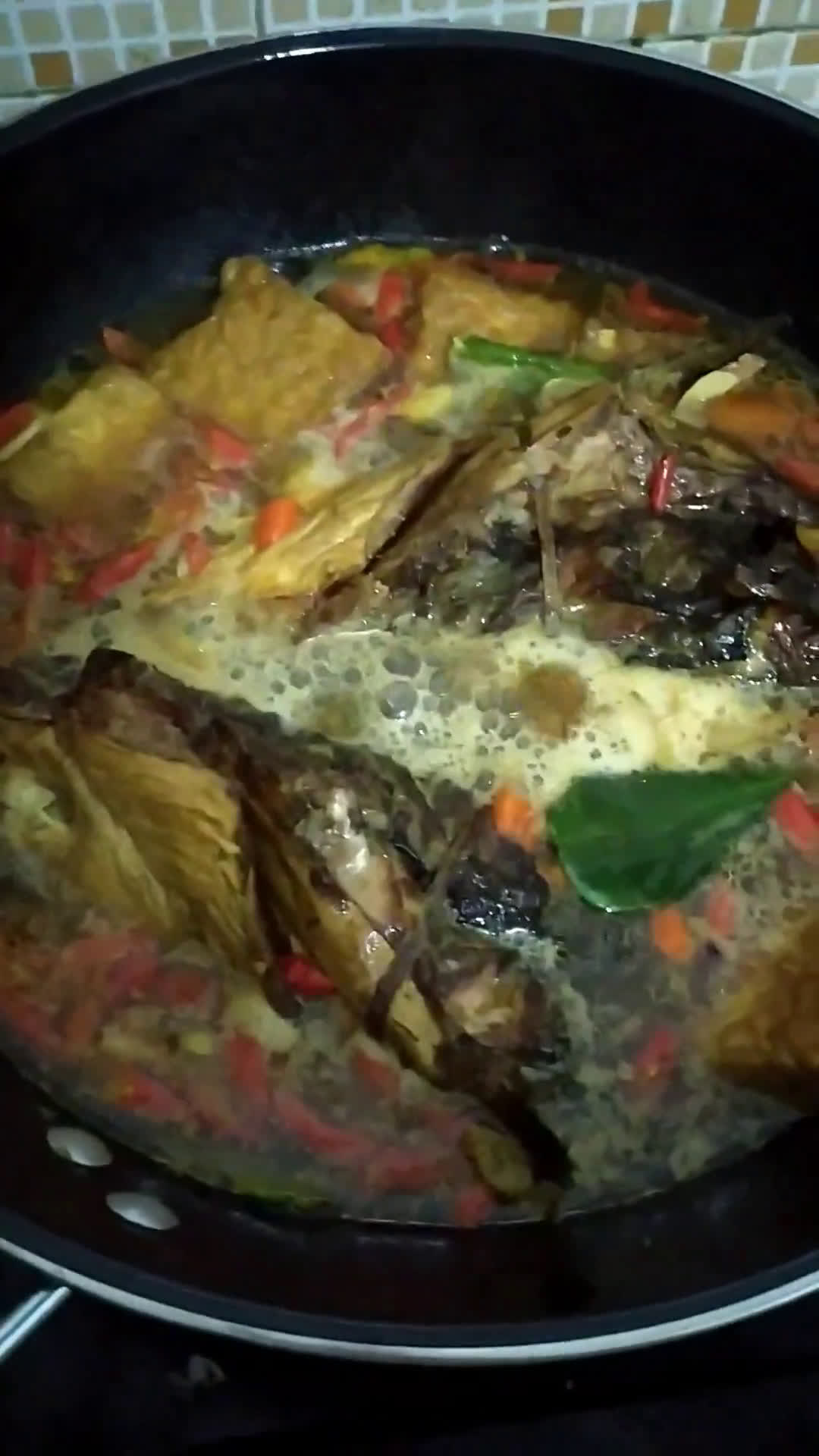 Foto langkah ke 4 dari resep Kepala Manyung Kuah Kecap.