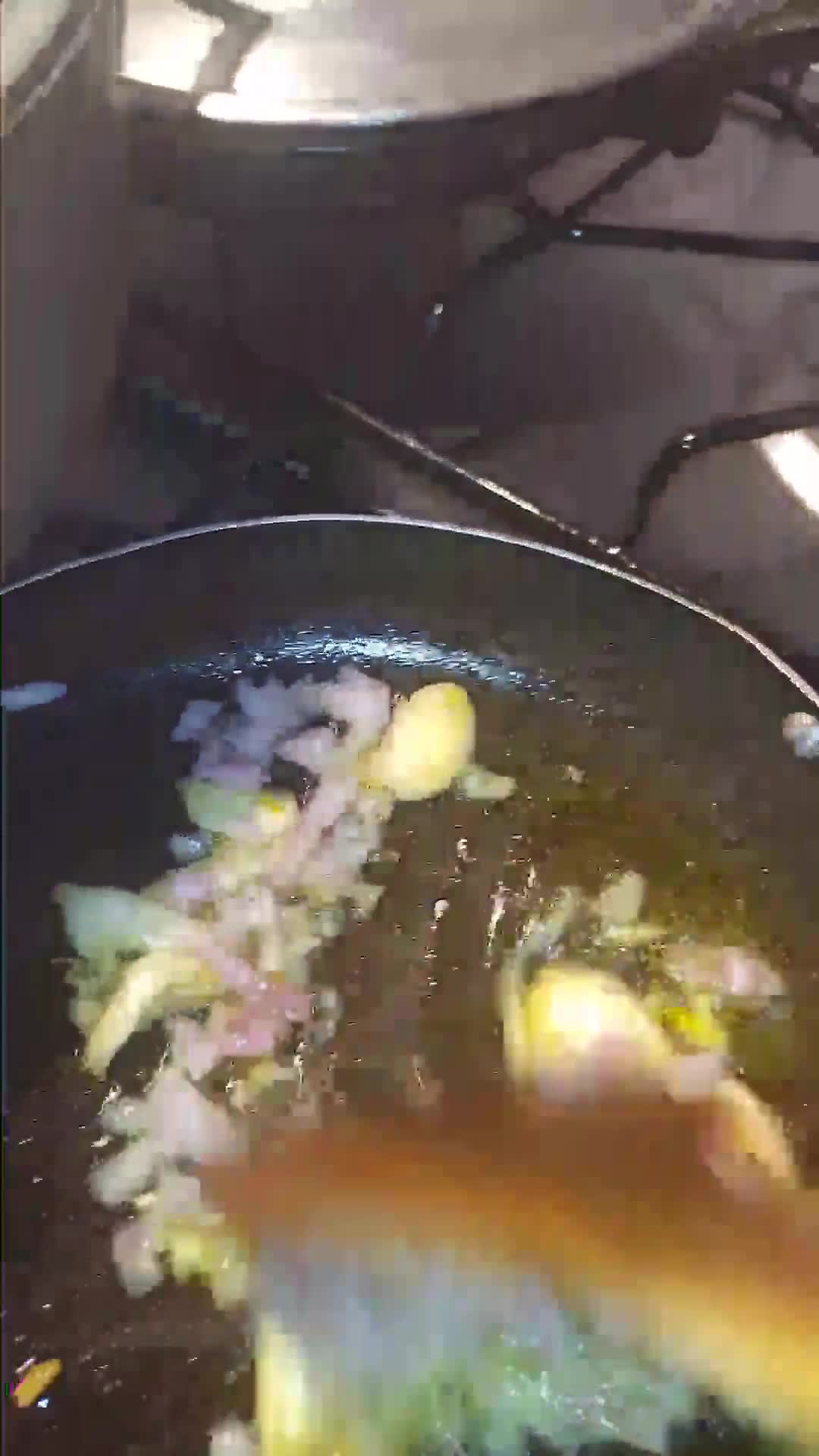 Foto del paso 3 de la receta: Camarón al ajillo a mi modo