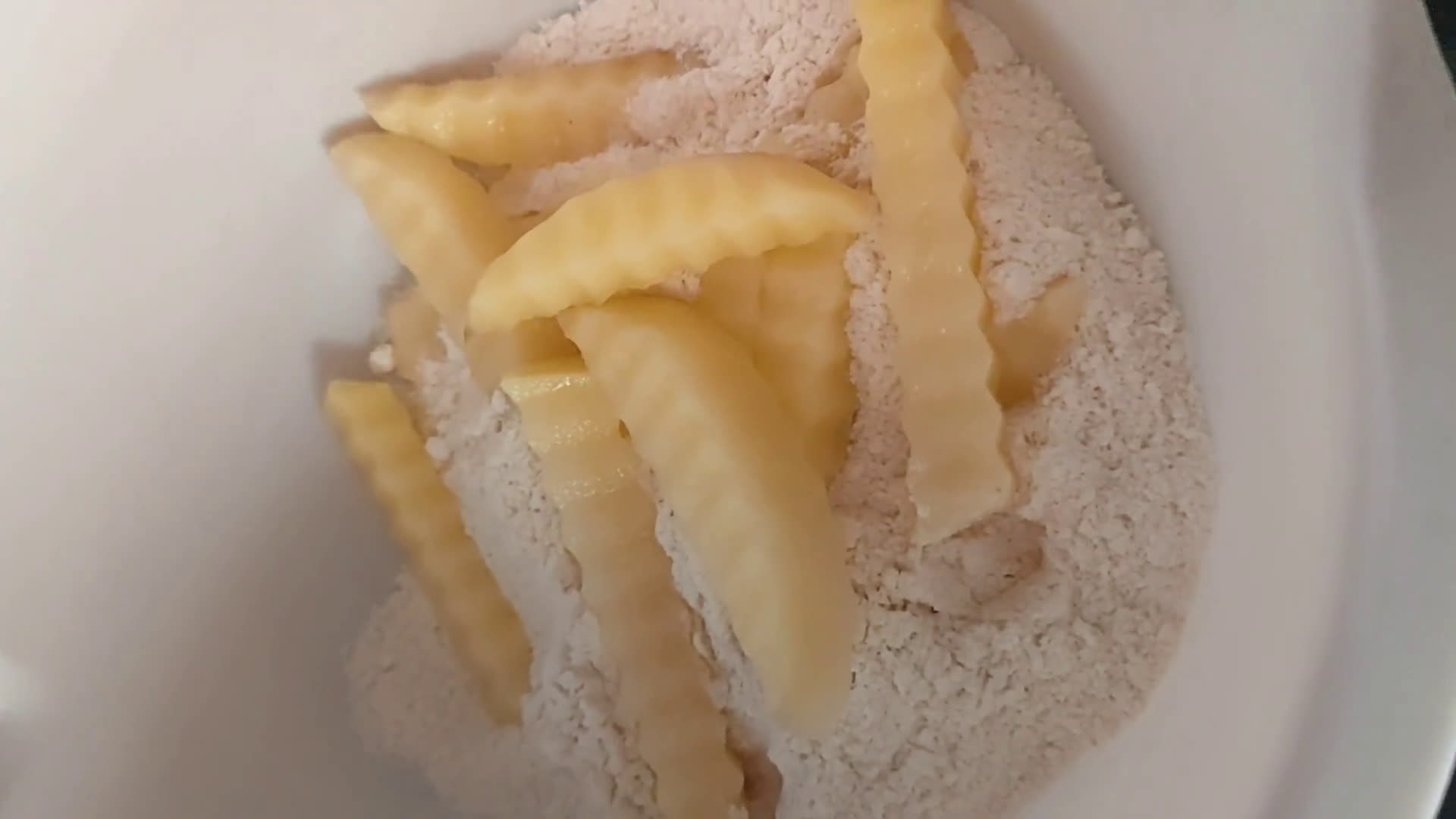 Foto langkah ke 2 dari resep Kentang crispy.