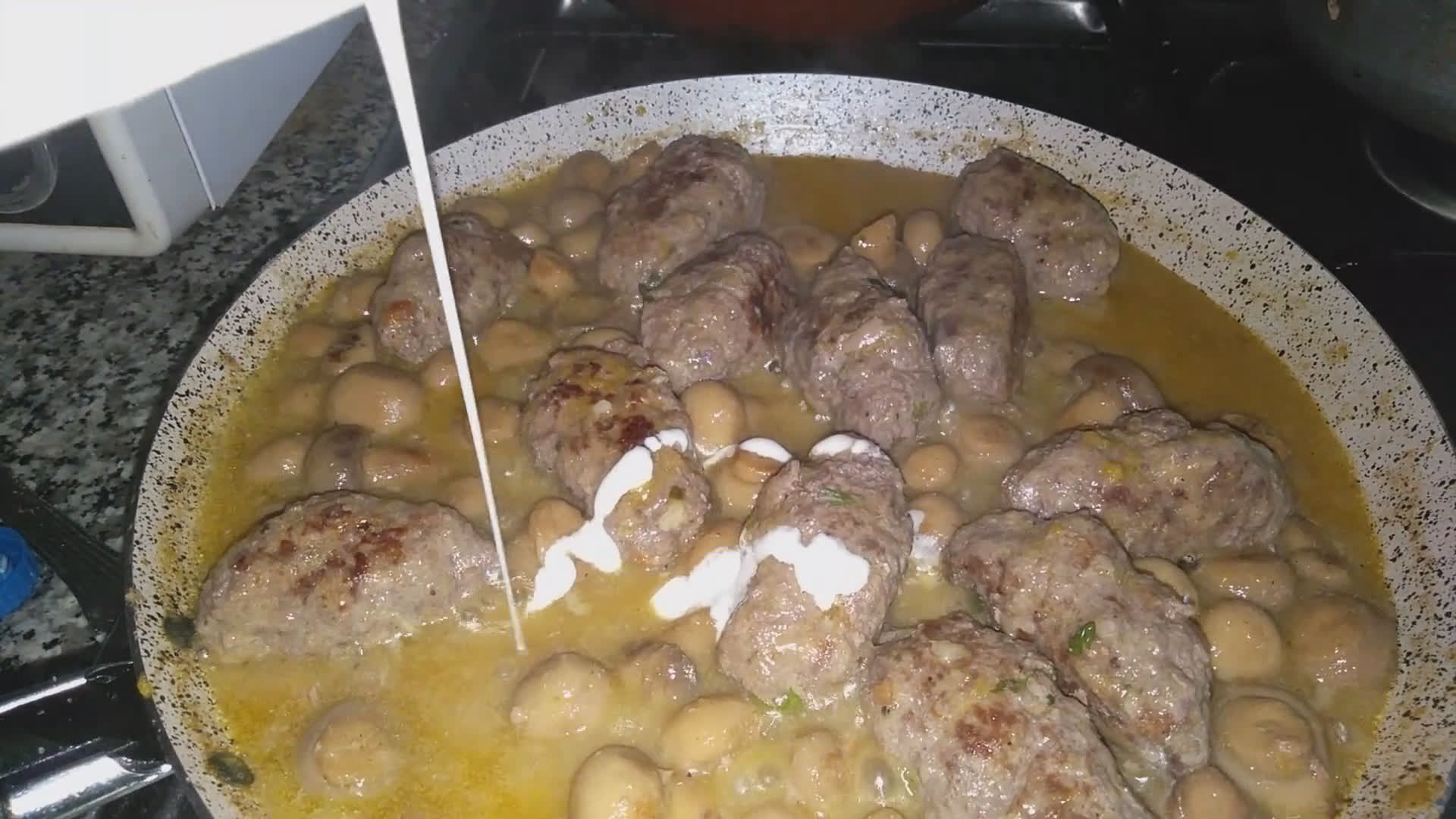صورة لخطوة 5 من وصفة أصباغ اللحم بصلصة الفطر