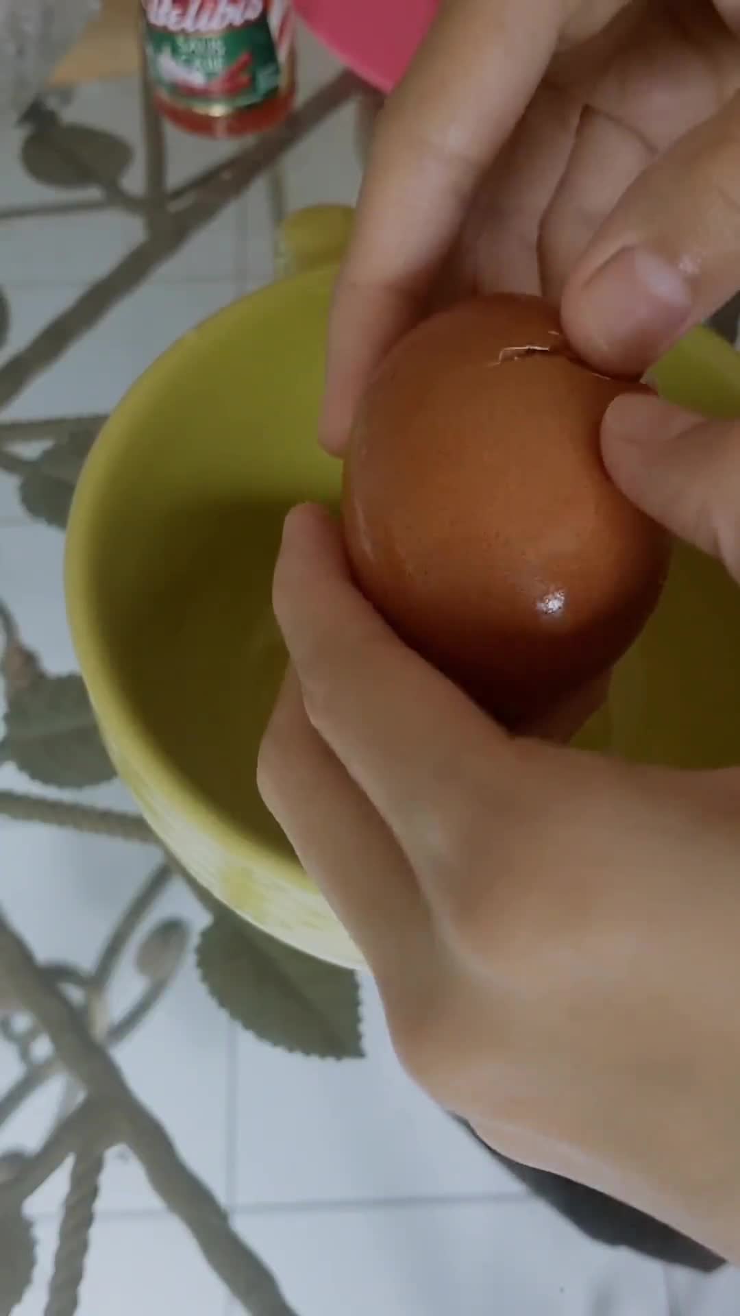 Foto langkah ke 2 dari resep Telur geprek ala anak kost.
