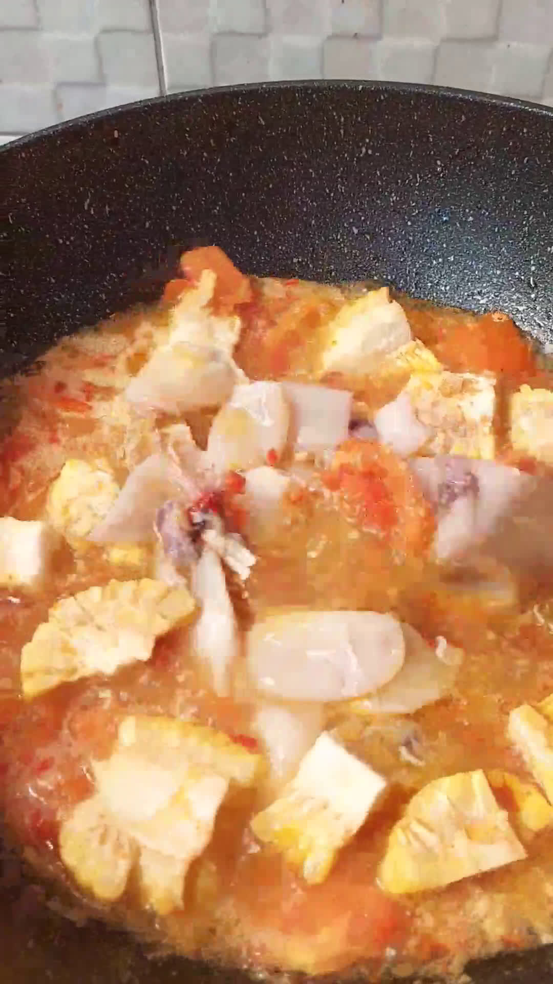 Foto langkah ke 3 dari resep Seafood Saus Asam Manis.