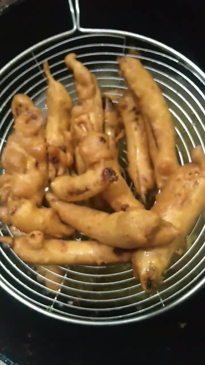 A picture of step 6 of Daal chawal aur keri k pakorey.