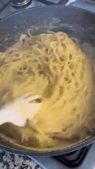 Foto del paso 3 de la receta: Carbonara Original Trufada 🧀🥓