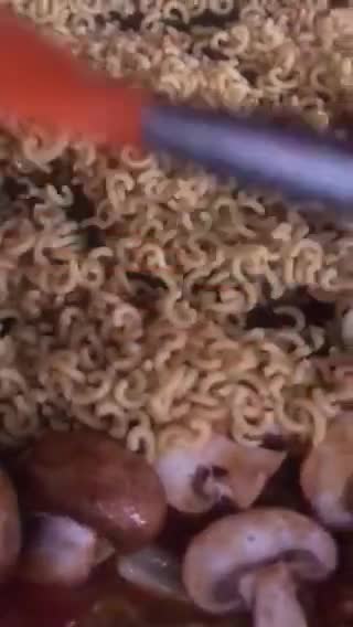 Foto del paso 10 de la receta: Fideuà, fácil y rápida, con caldo de pescado japonés (Dashi) !!!
