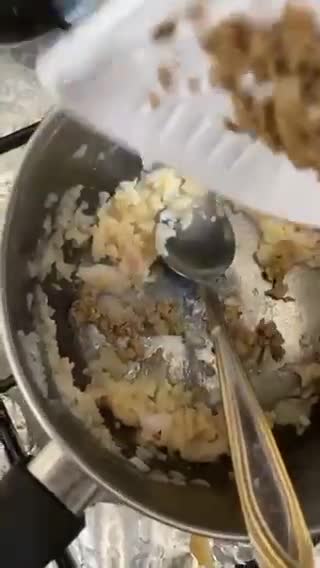 صورة لخطوة 3 من وصفة -معكرونه بالصوص الابيض والفطر 🍝🍄!-White sauce pasta and mushrooms🍝🍄!