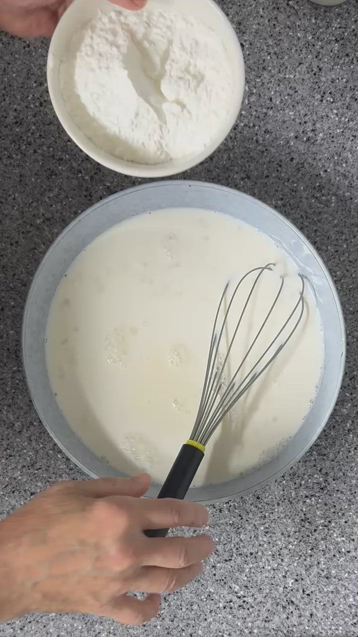 Foto del passaggio 2 della ricetta Torta al Cocco Morbida e Umida Senza Glutine