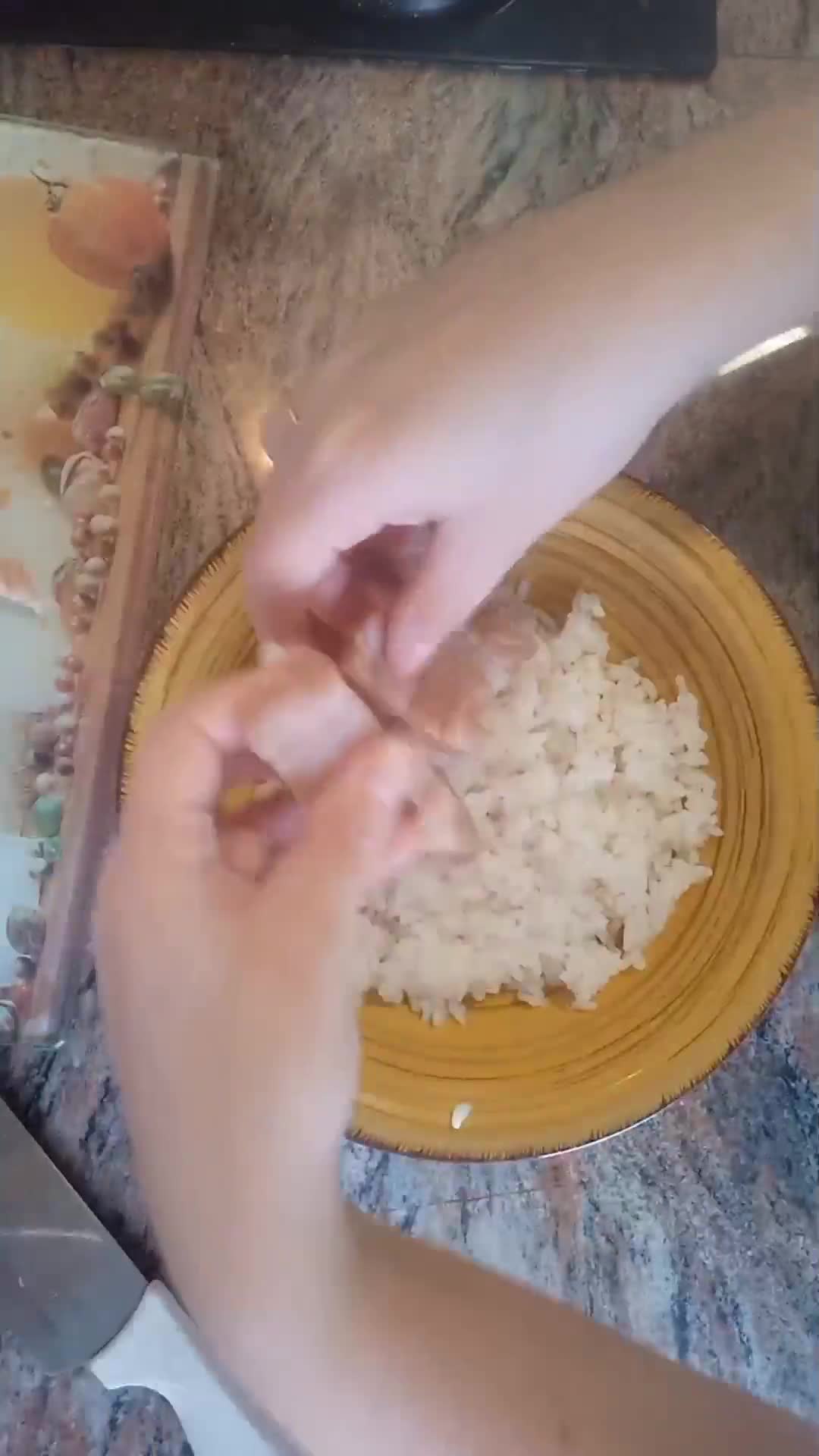 Foto del paso 1 de la receta: Poke bowl de atún 🍚