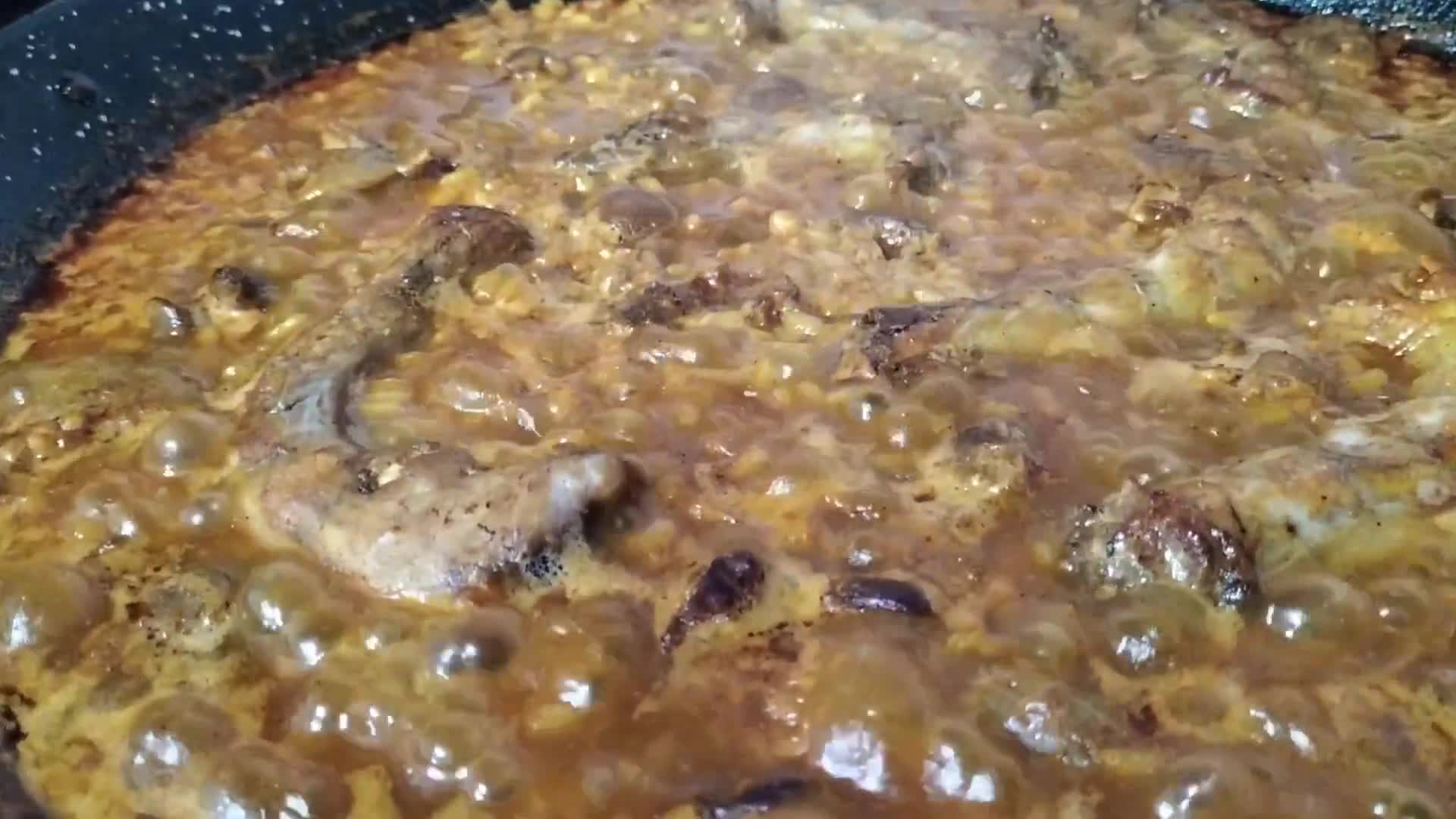 Foto del paso 4 de la receta: Arroz agazpachado con mollejas y cuellos de pollo