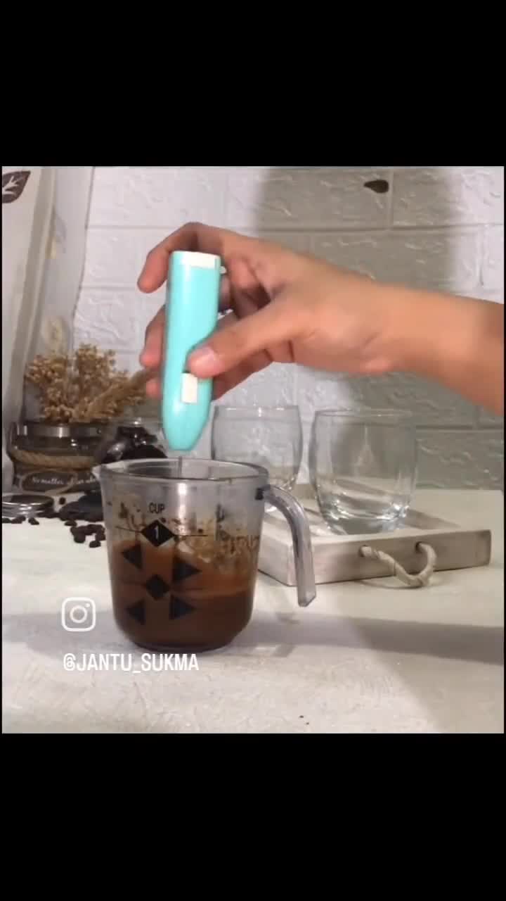 Foto langkah ke 3 dari resep Dalgona Coffee.