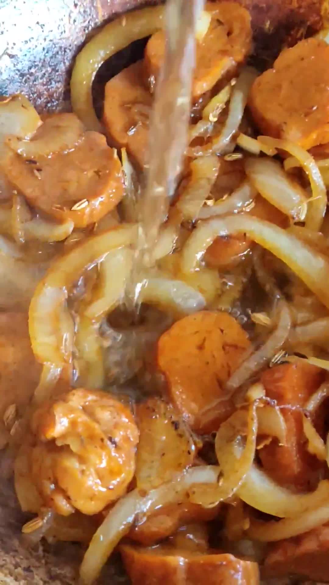 Foto del paso 3 de la receta: Chorizos veganos al vino blanco