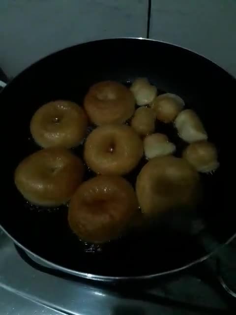 Foto langkah ke 5 dari resep Donat menul empuk.