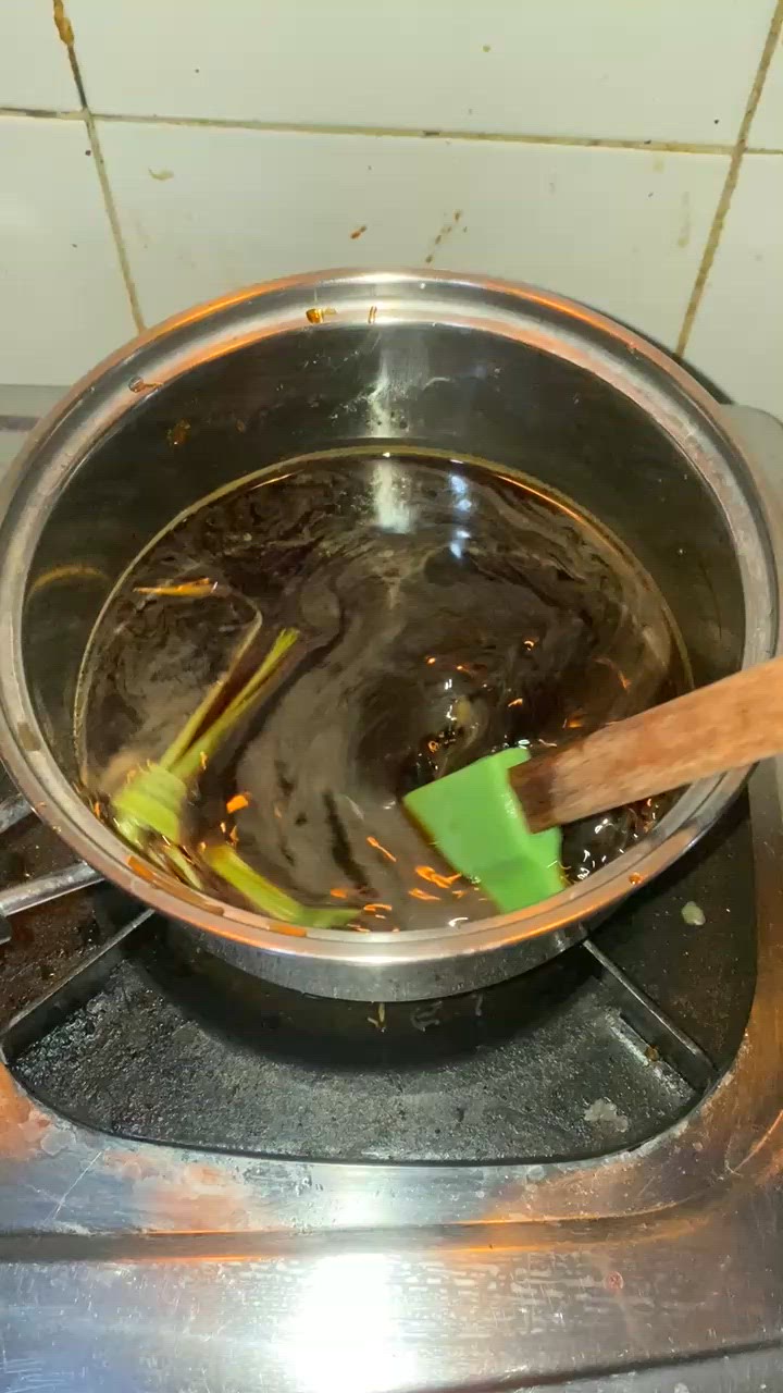 Foto langkah ke 3 dari resep Sirup Gula Merah Kental.
