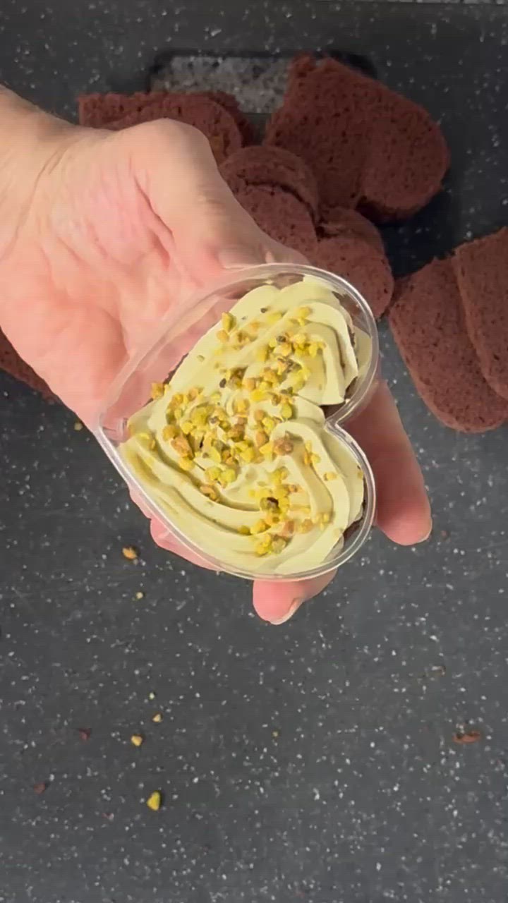 Foto del passaggio 8 della ricetta Tiramisù al Pistacchio