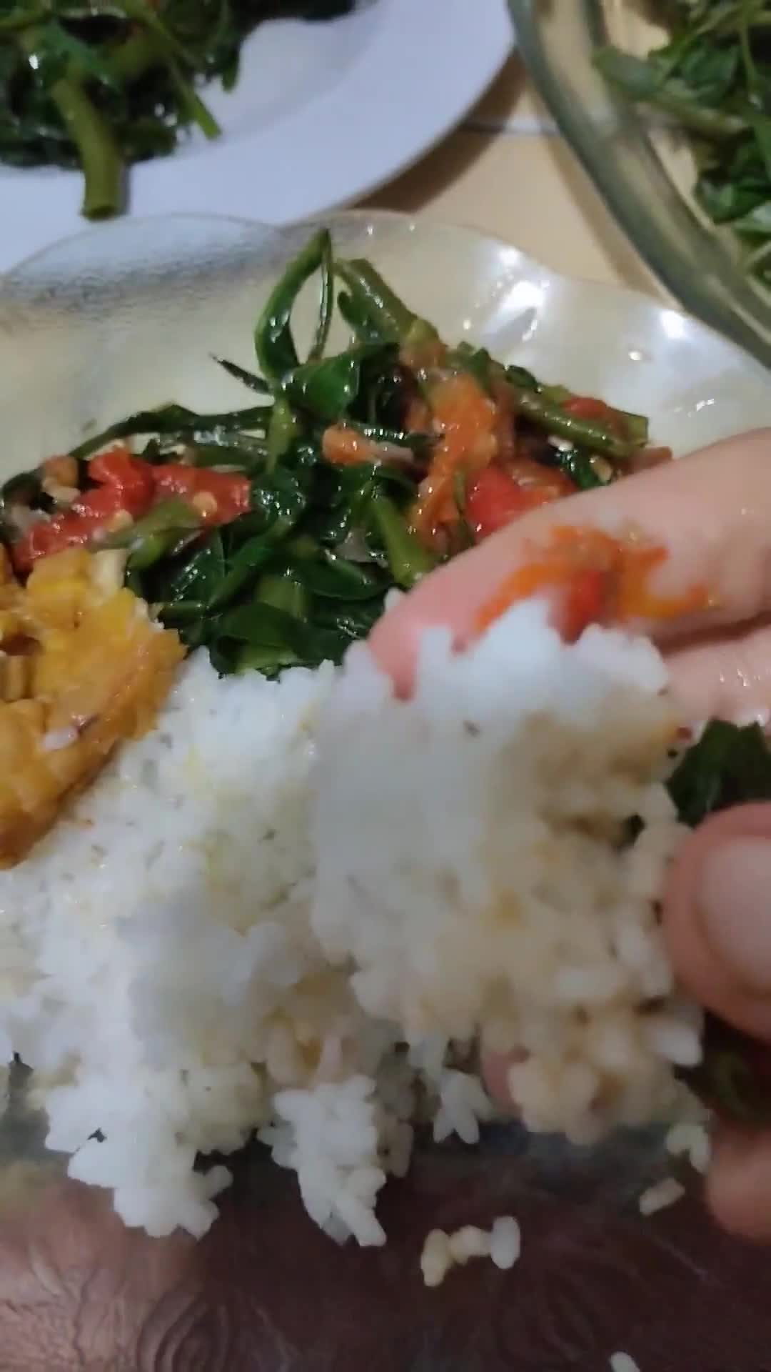 Foto langkah ke 5 dari resep Plecing kangkung.