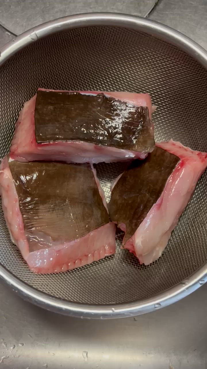 北海道の郷土料理＊かすべの煮付け作り方2写真