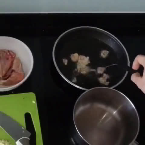 Foto langkah ke 2 dari resep Mie Ayam Jamur Rumahan (step video).