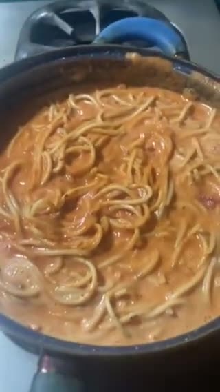Foto del paso 5 de la receta: Pasta cremosa con salsa de tomates 🍅 y champiñones 🍄 muy rica y súper sencilla a la @jauregrill
