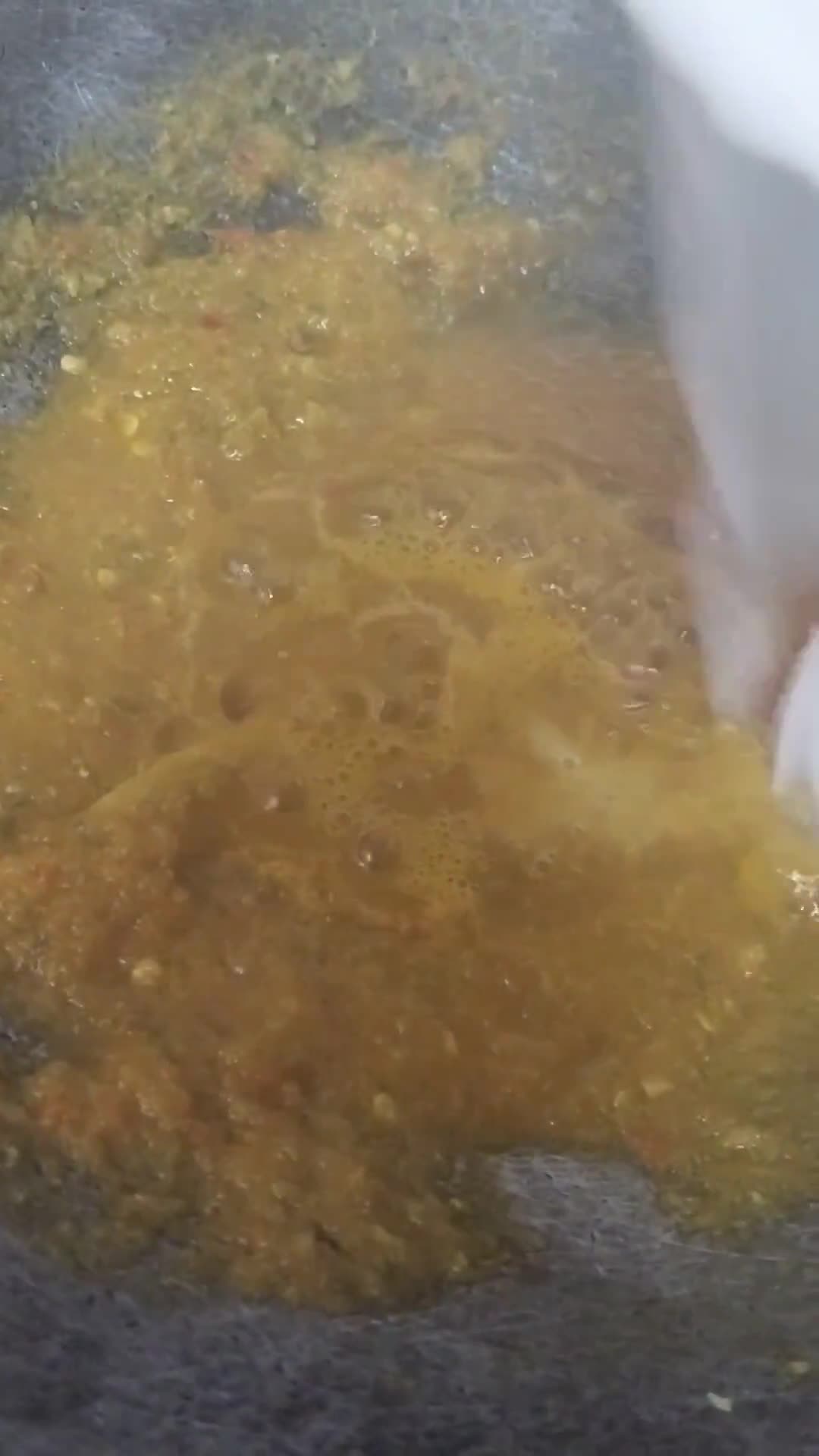 Gambar langkah 2 resipi Masak lemak ayam goreng.