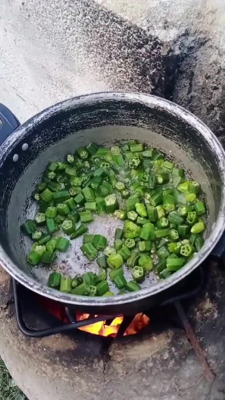 A picture of step 1 of Tandoori Bhindi.