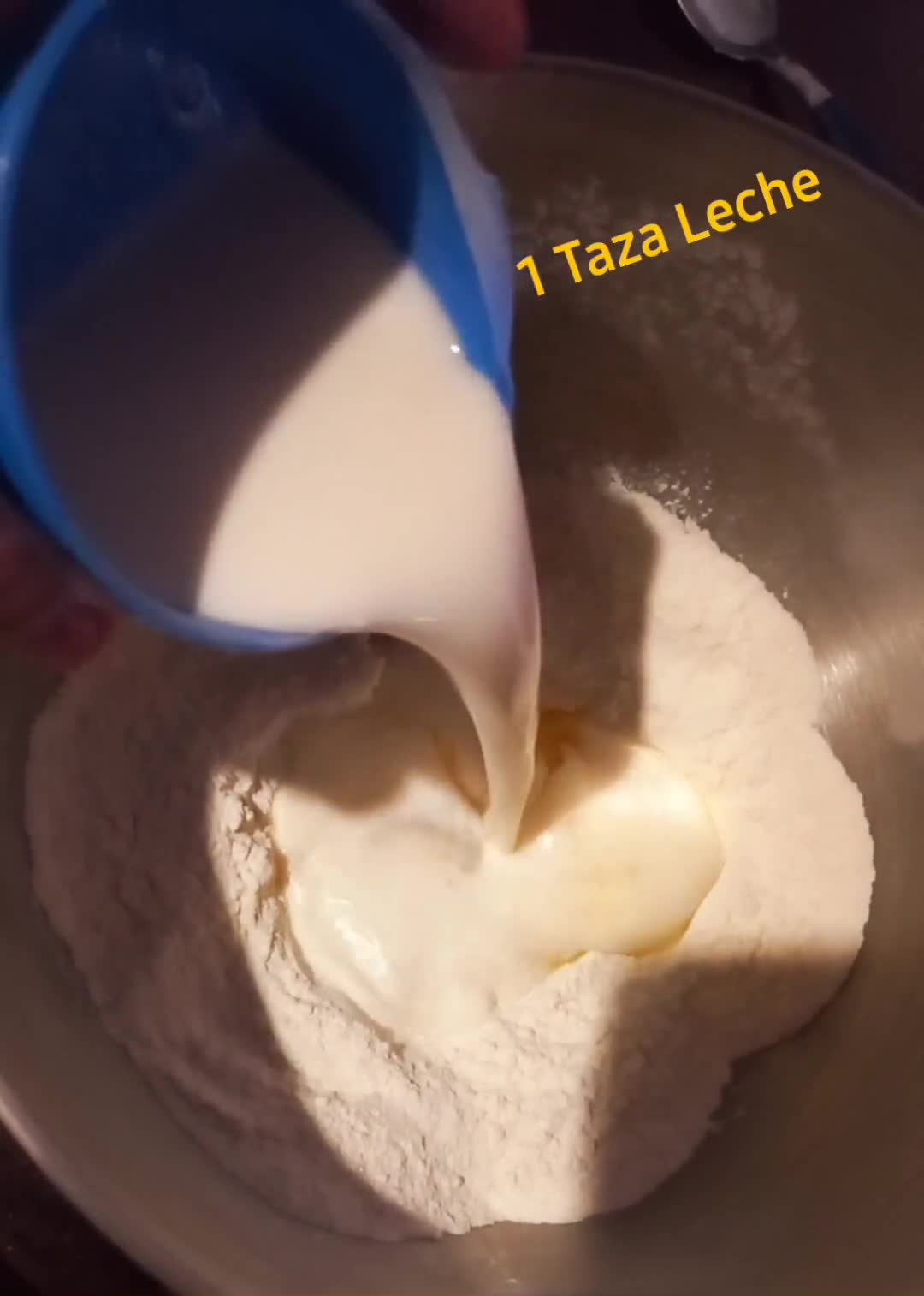 Foto del paso 2 de la receta: Budín de Pera🍐 y Manzana🍎