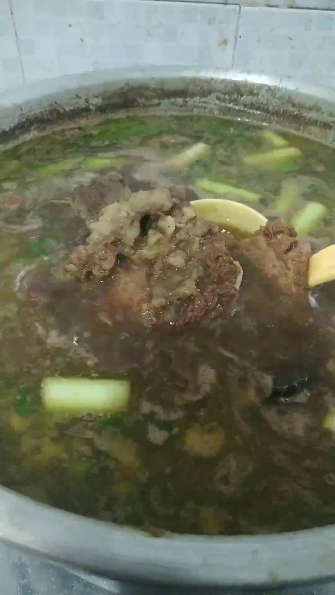 Foto langkah ke 8 dari resep Sup Konro.