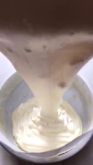 صورة لخطوة 4 من وصفة جينواز الميرانغ مضمونة النجاح 👌