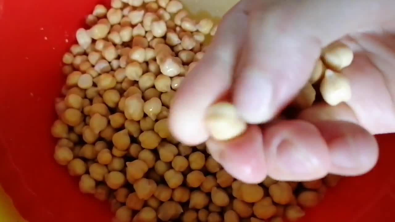 صورة لخطوة 1 من وصفة فلافل الحمص 👌
