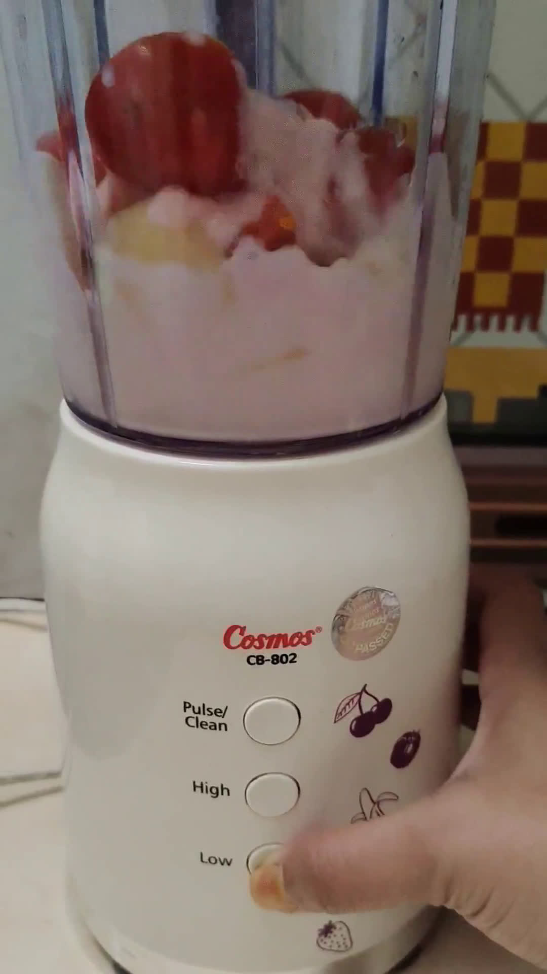 Foto langkah ke 4 dari resep Apple Tomato Smoothies.