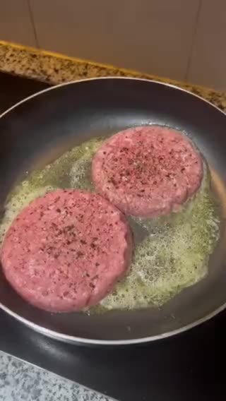Hình bước làm 7 của món Đổi Gió Với Steak Burger và Khoai Tây Nướng Thảo Mộc
