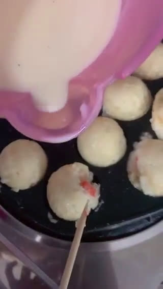 Gambar langkah 9 resipi 🇯🇵 Takoyaki~little balls of deliciousness.