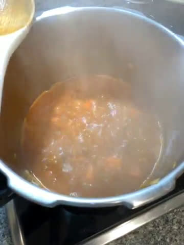 Foto del paso 3 de la receta: Carne estofada en olla exprés