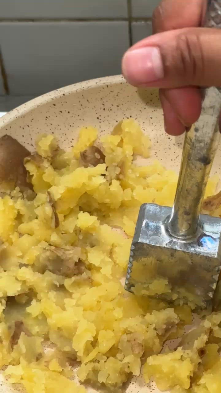 Foto langkah ke 2 dari resep Simple Mashed Potatoes.