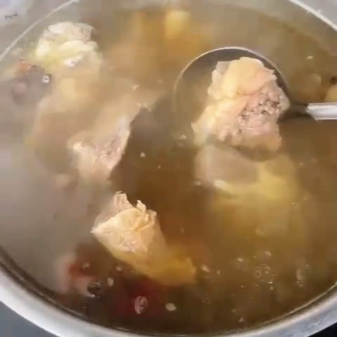 Hình bước làm 2 của món Phở Sườn Bò