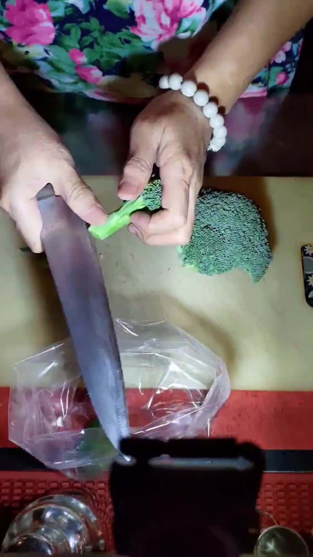 青花椰炒蝦仁的食譜步驟1照片