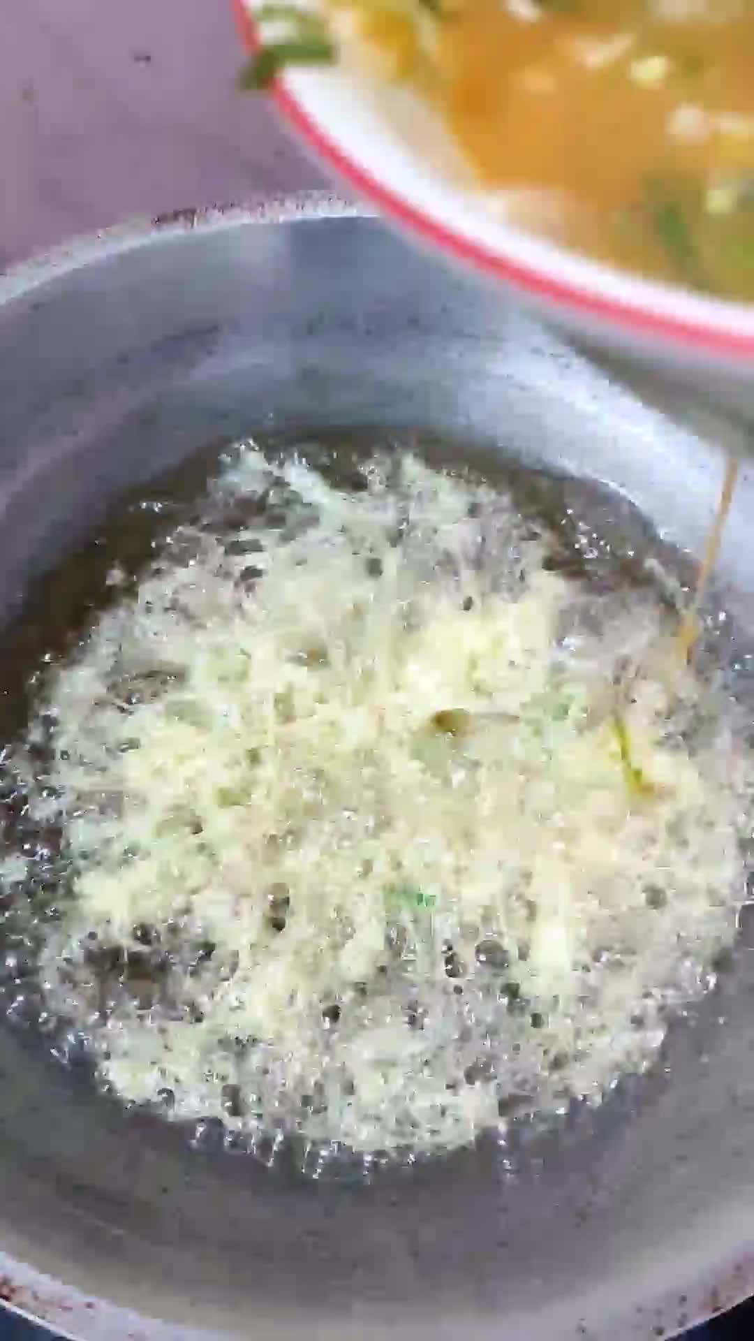 Foto langkah ke 3 dari resep Talua Barendo / Telur Dadar Barendo.