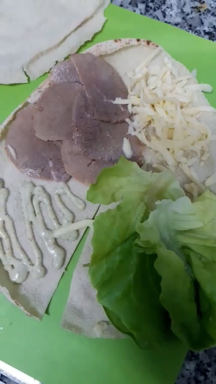 Foto del paso 2 de la receta: Wrap triangular bajo en calorías 🥬