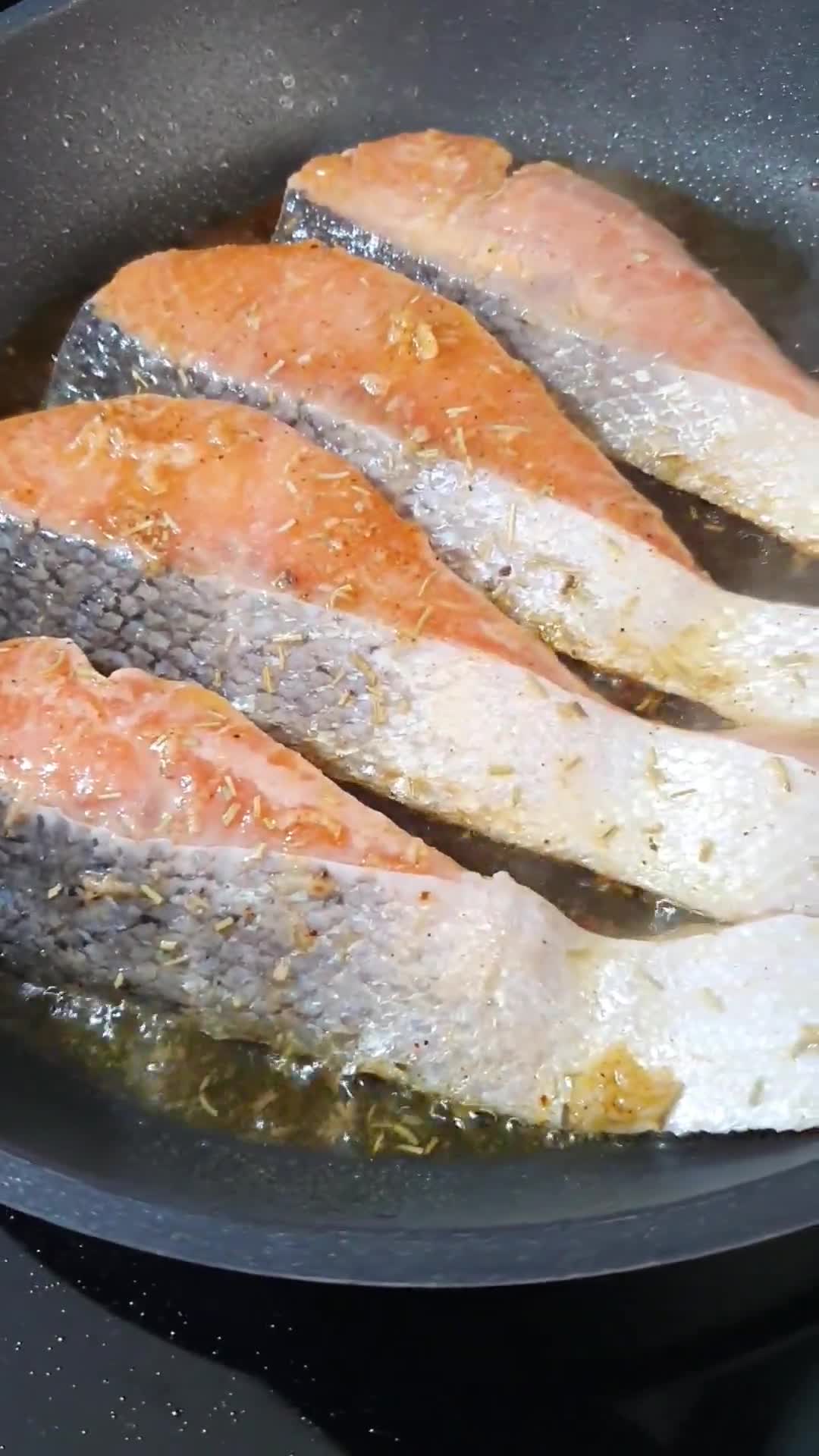 Foto del paso 3 de la receta: Arroz blanco con verduras y salmón