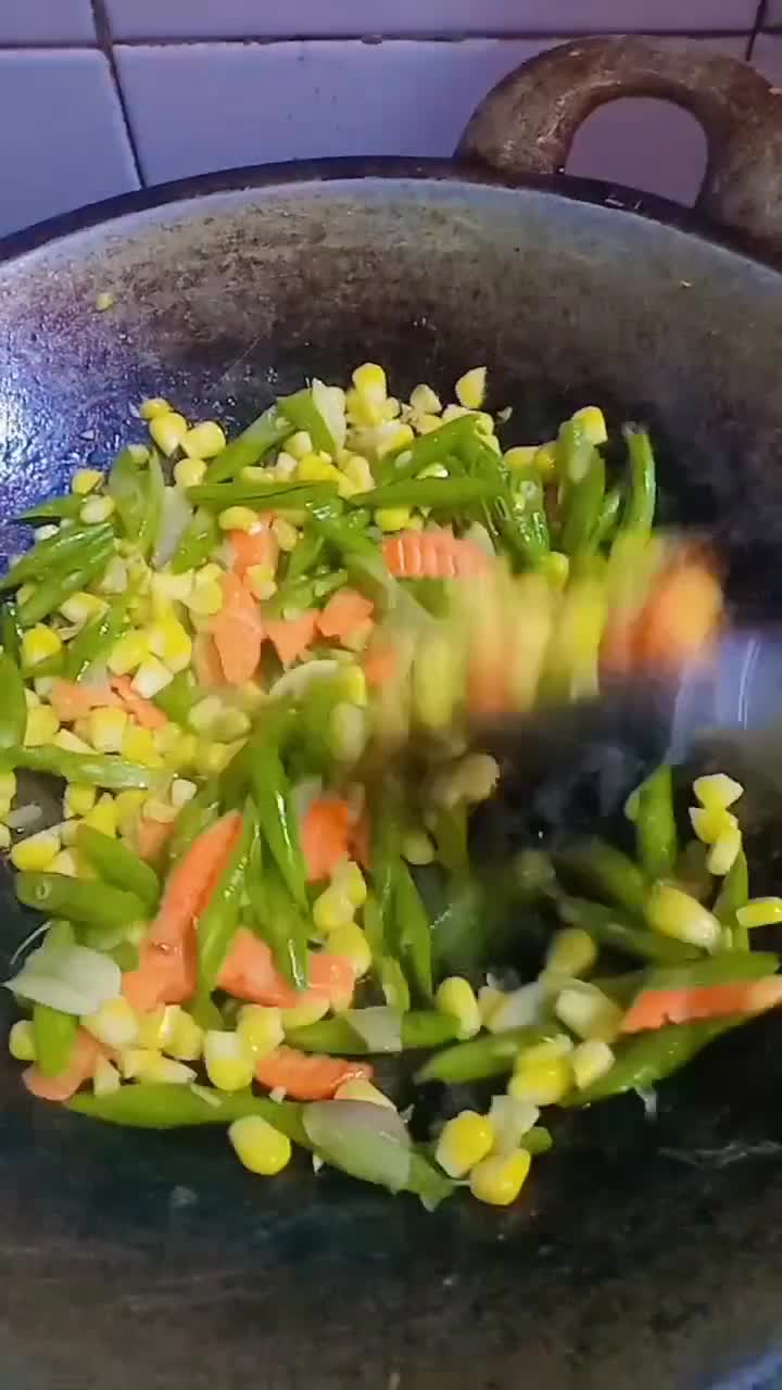 Foto langkah ke 5 dari resep Tumis buncis jagung.